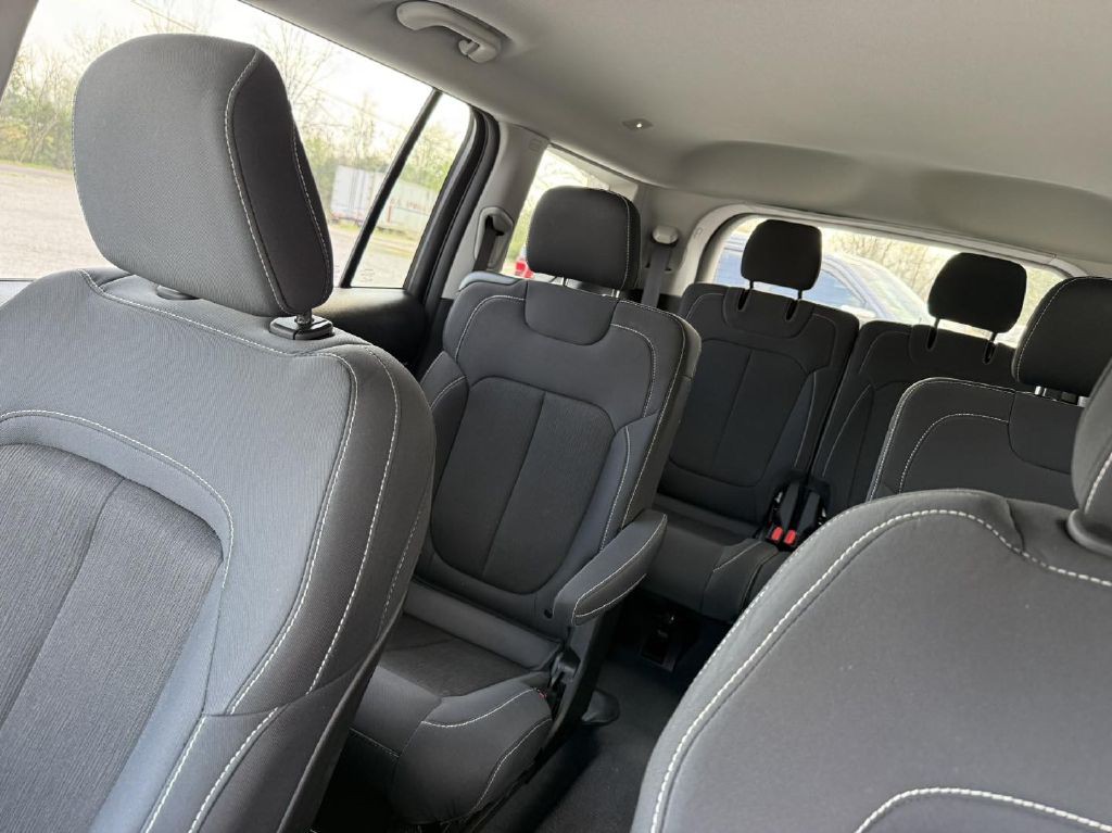 2023 Jeep Grand Cherokee Image 2