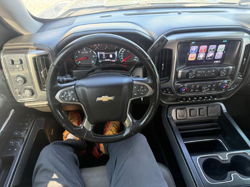 2017 Chevrolet Silverado 1500 Image 2