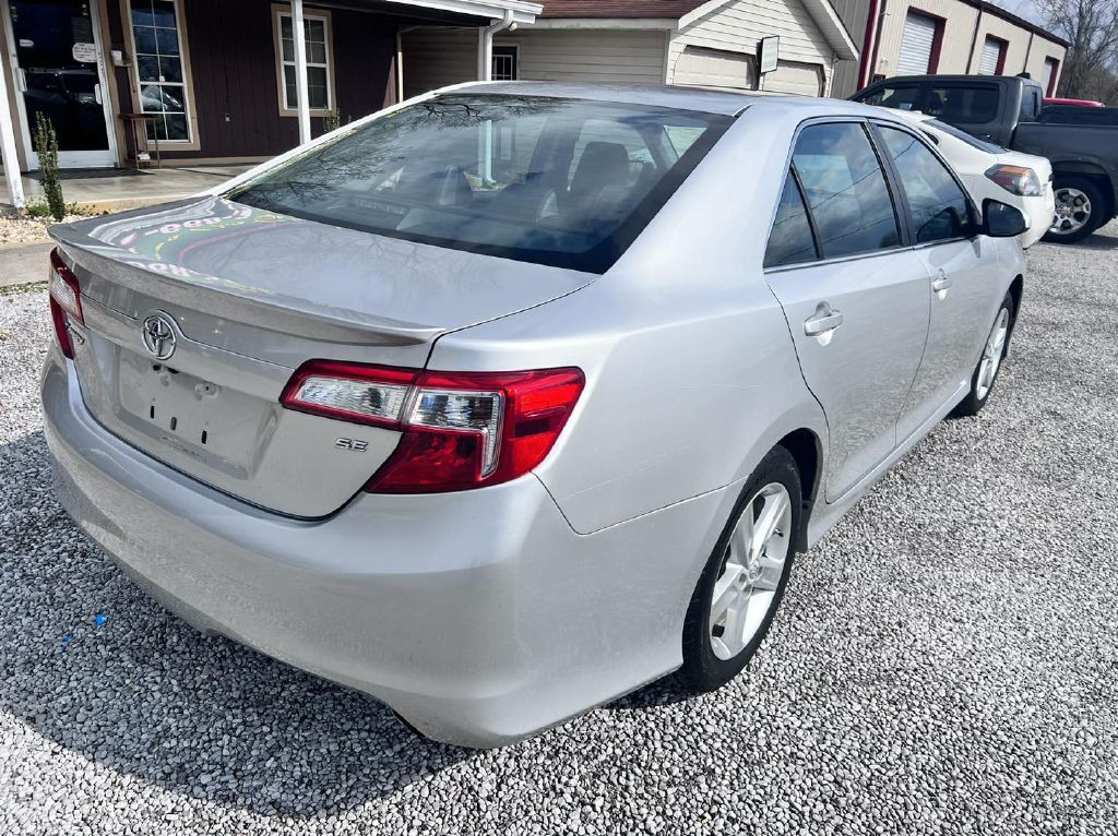 2012 Toyota Camry Image 3