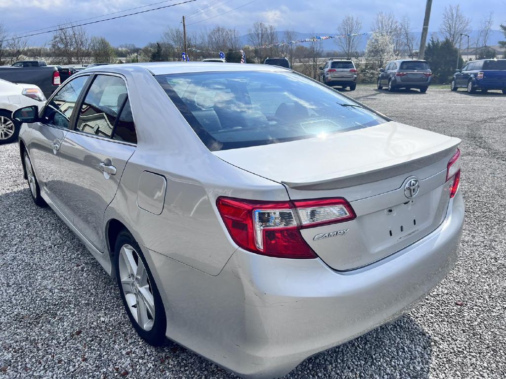 2012 Toyota Camry Image 4