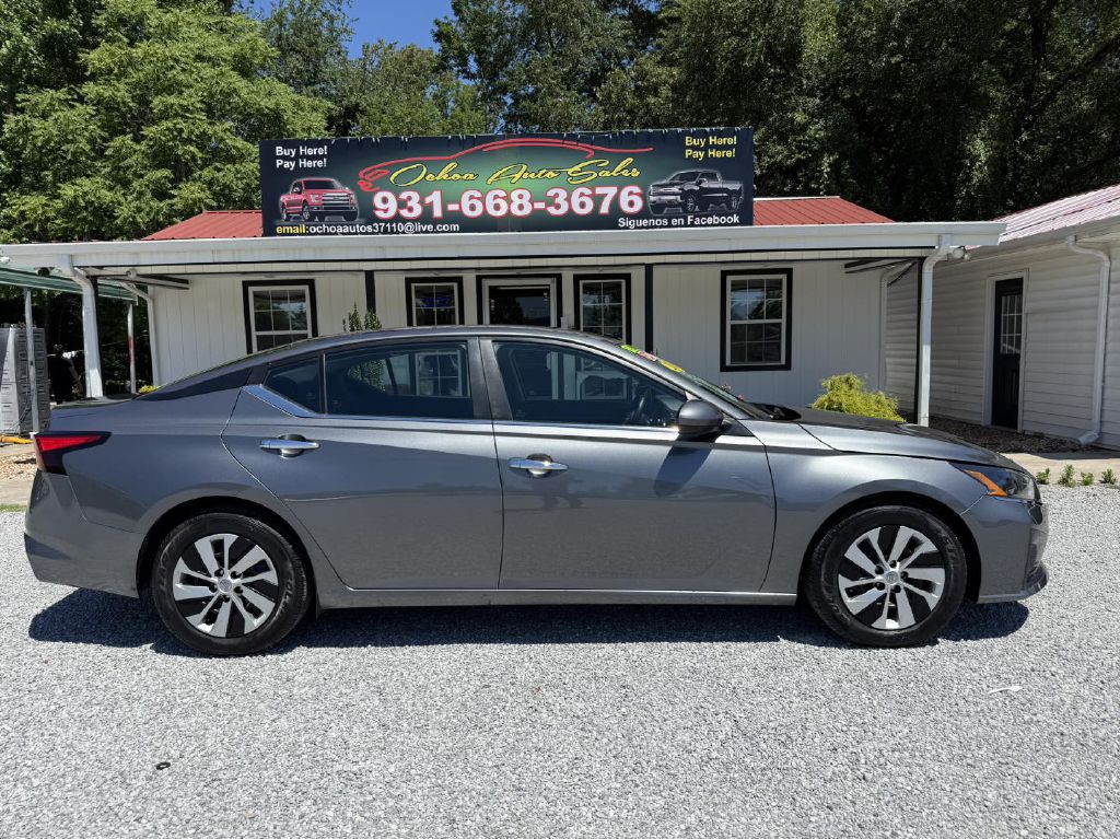 2023 Nissan Altima Image 2
