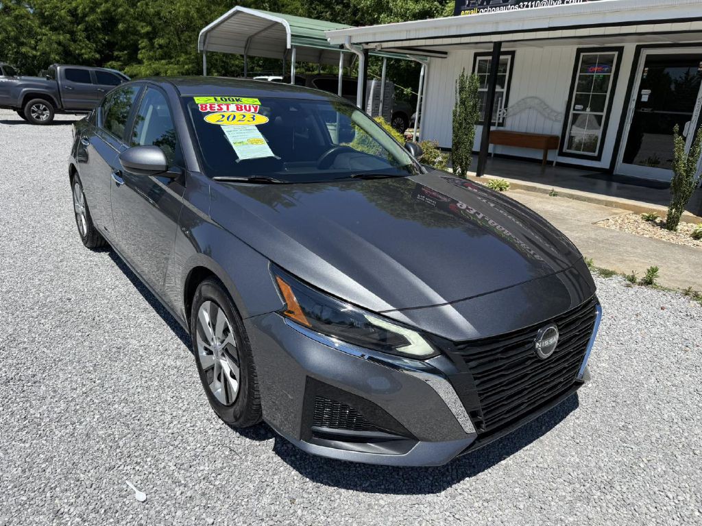 2023 Nissan Altima Image 3