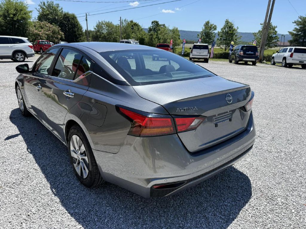 2023 Nissan Altima Image 4