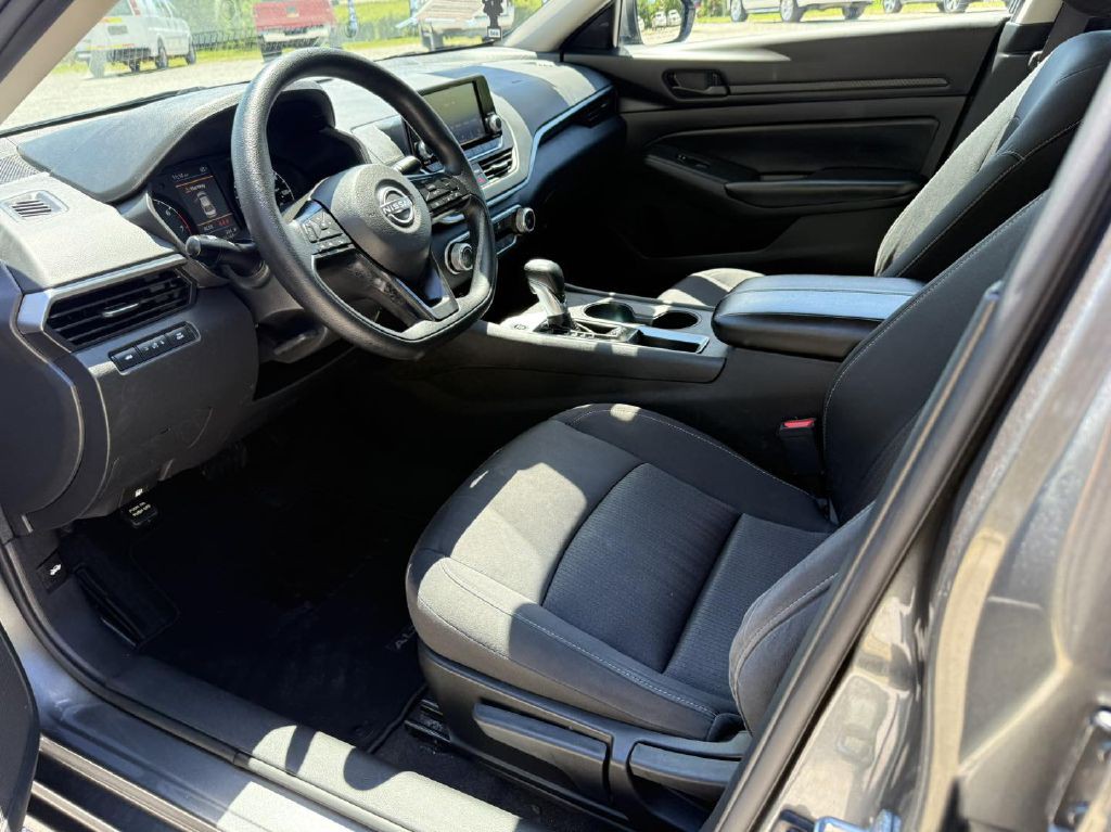 2023 Nissan Altima Image 5