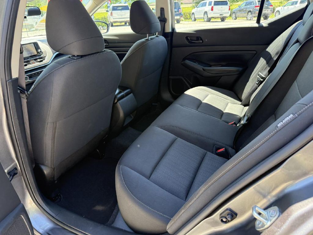 2023 Nissan Altima Image 7