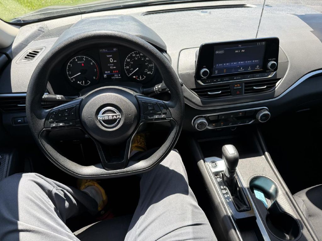 2023 Nissan Altima Image 8