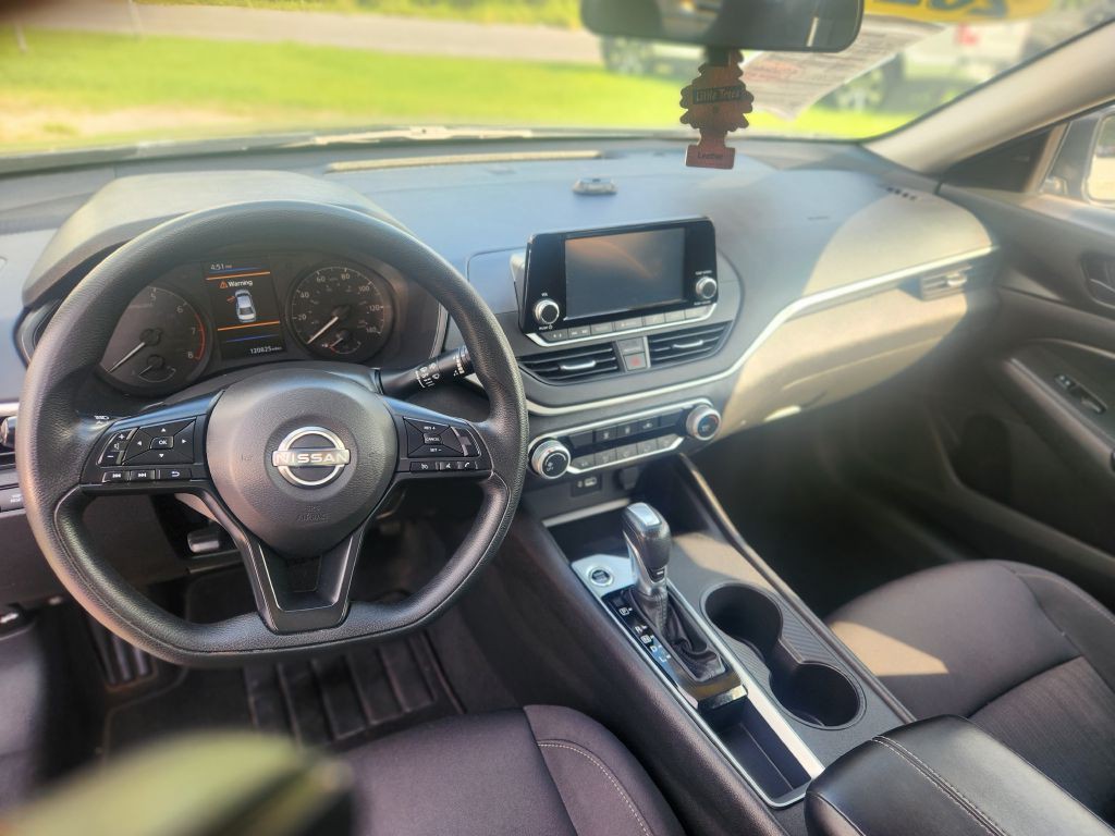 2024 Nissan Altima Image 4