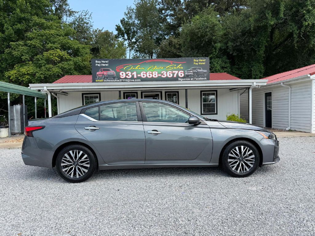 2023 Nissan Altima Image 1