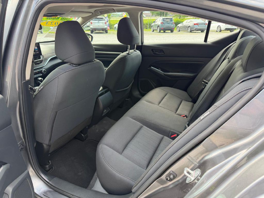 2023 Nissan Altima Image 6