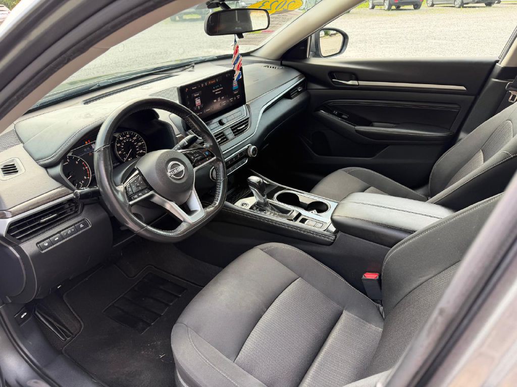 2023 Nissan Altima Image 7