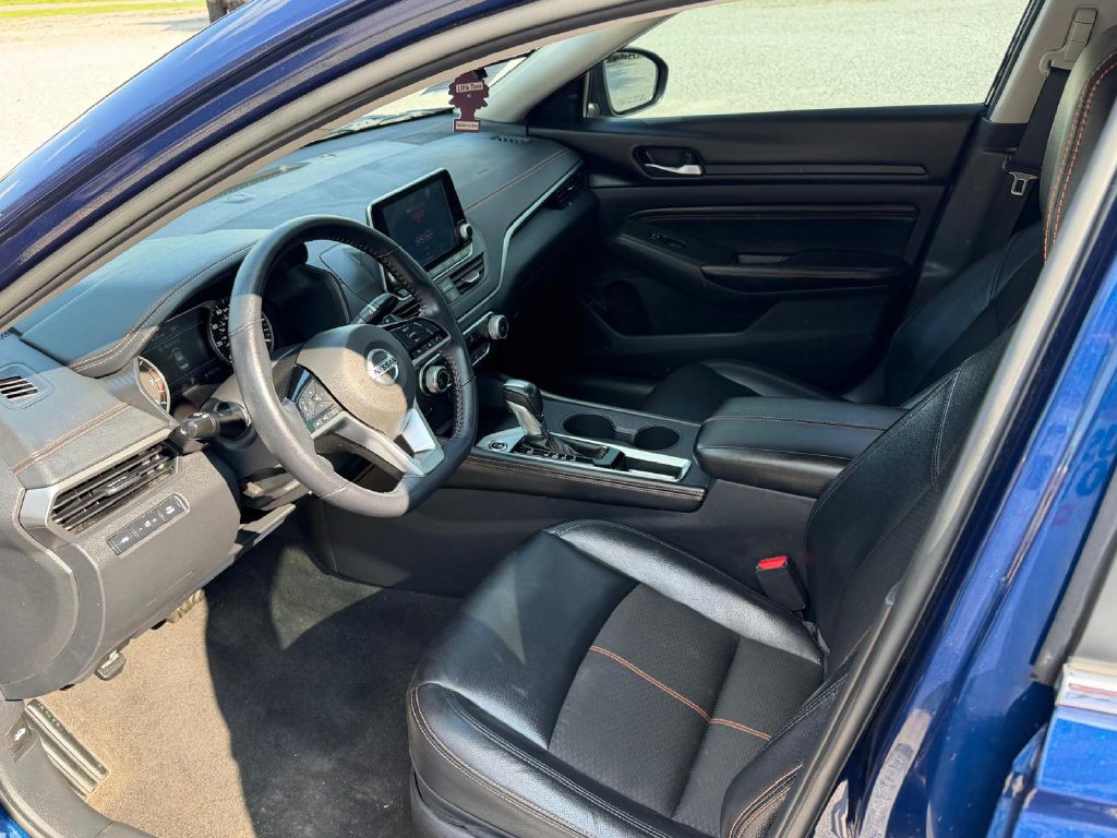2021 Nissan Altima Image 7