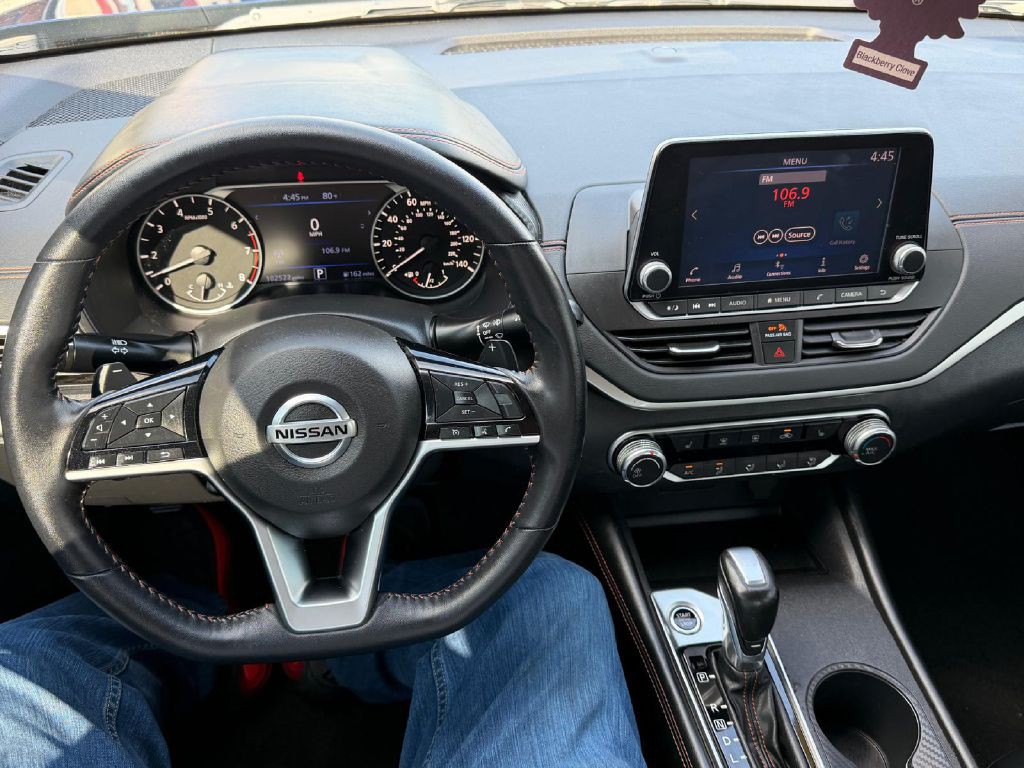 2021 Nissan Altima Image 8