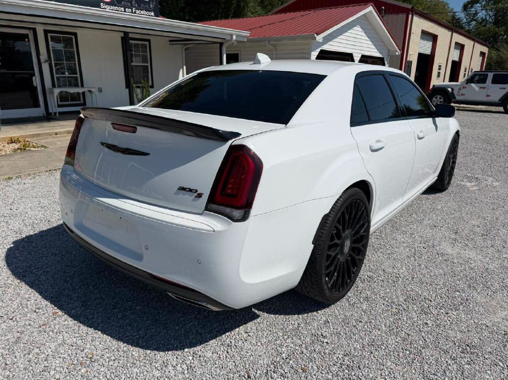 2021 Chrysler 300 Image 5