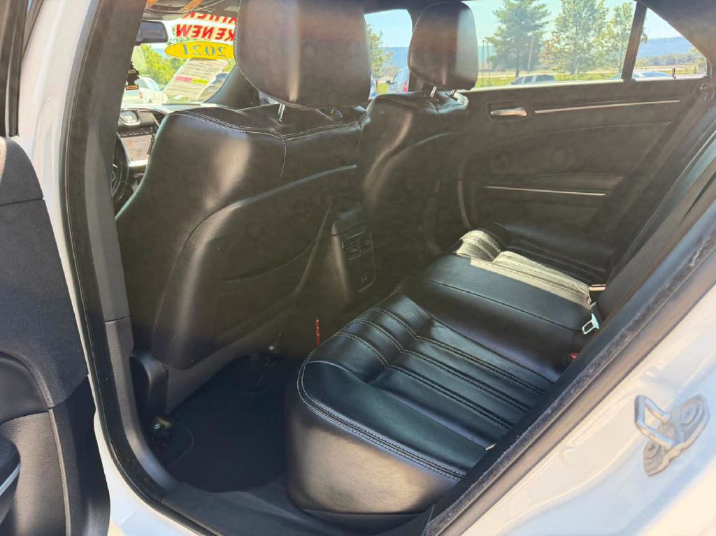 2021 Chrysler 300 Image 6