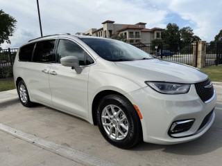 Image for 2021 Chrysler Pacifica Touring L ID: 6671347