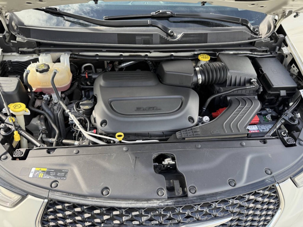 2021 Chrysler Pacifica Image 12