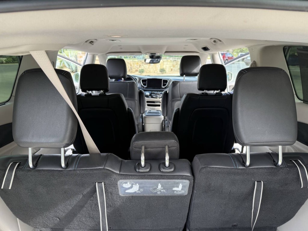 2021 Chrysler Pacifica Image 13
