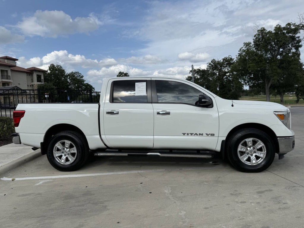 2019 Nissan Titan Image 4