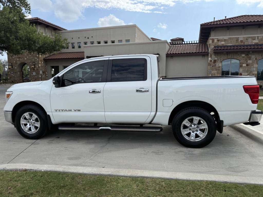 2019 Nissan Titan Image 7