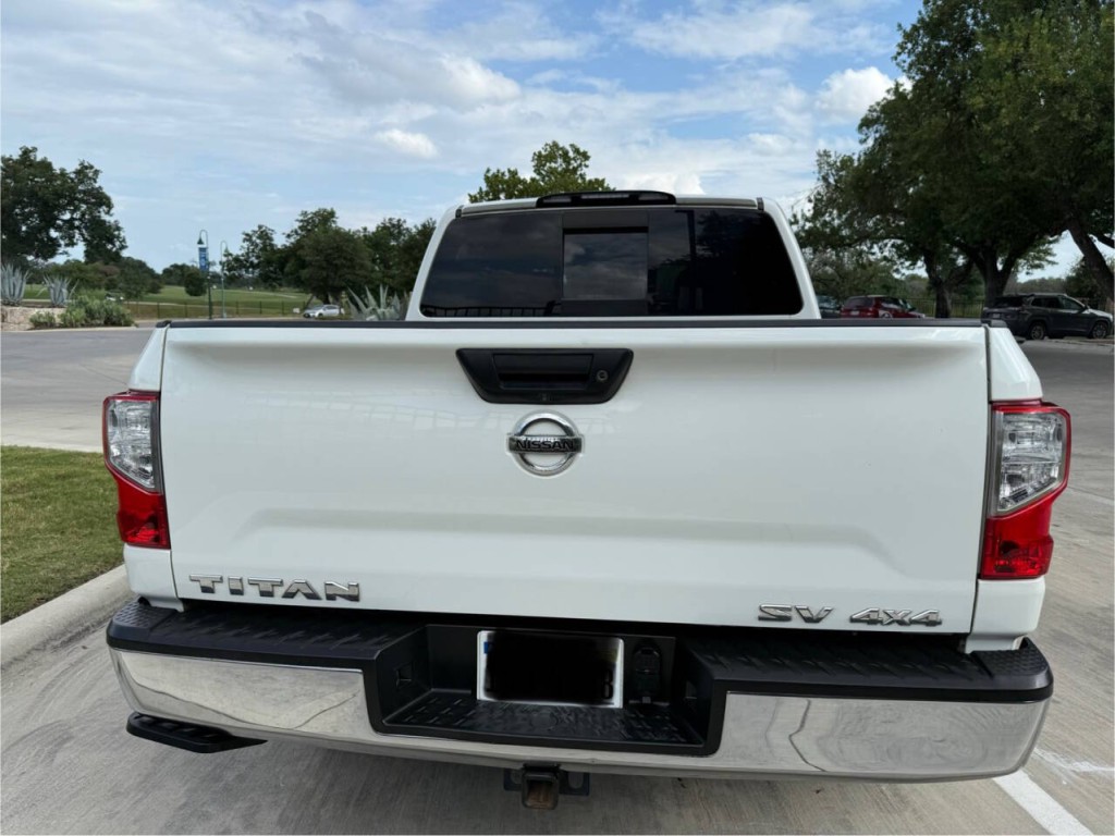 2019 Nissan Titan Image 8