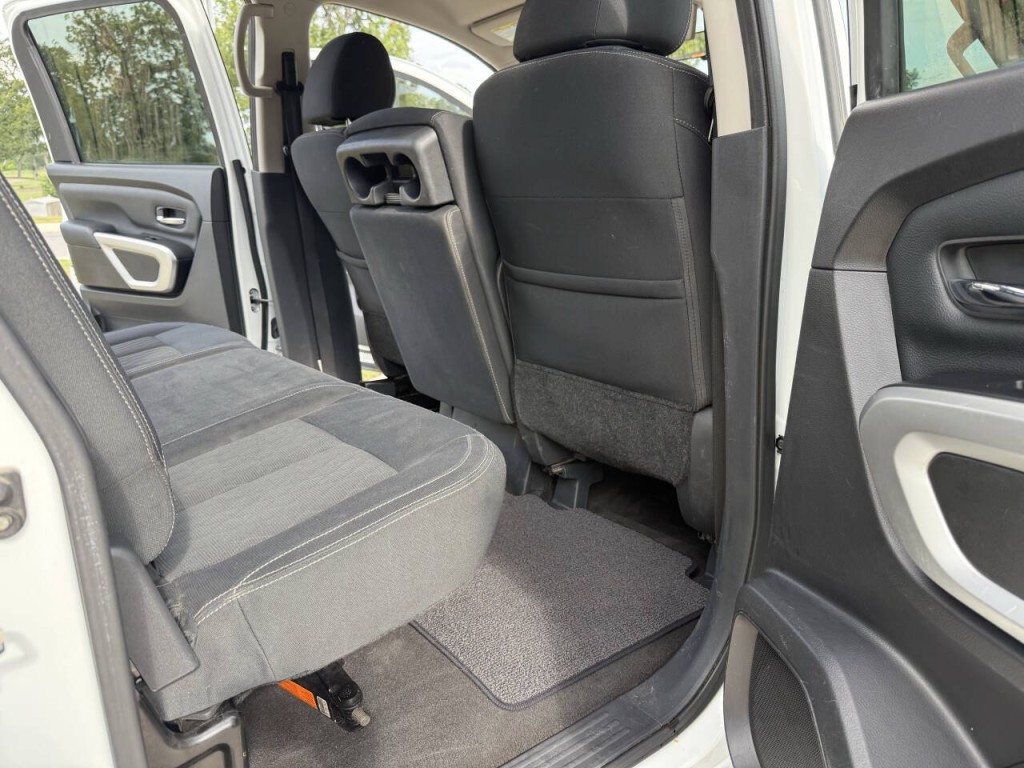 2019 Nissan Titan Image 10