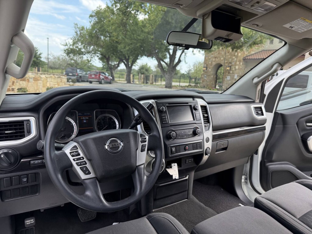 2019 Nissan Titan Image 13