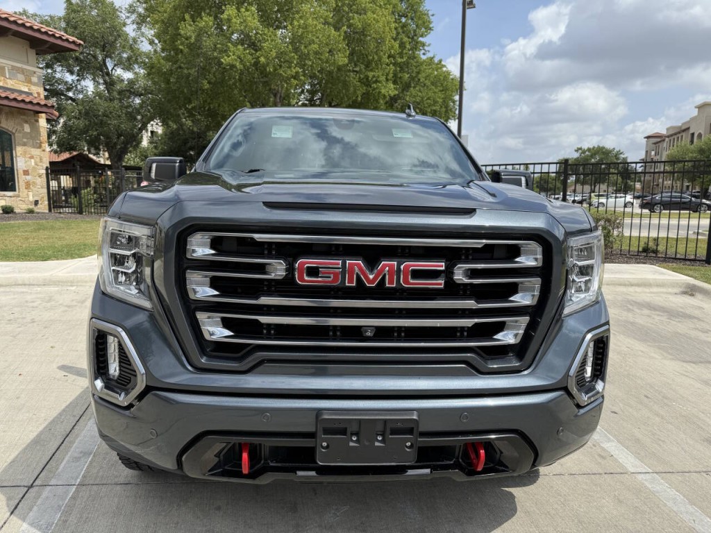 2020 GMC Sierra 1500 Image 2