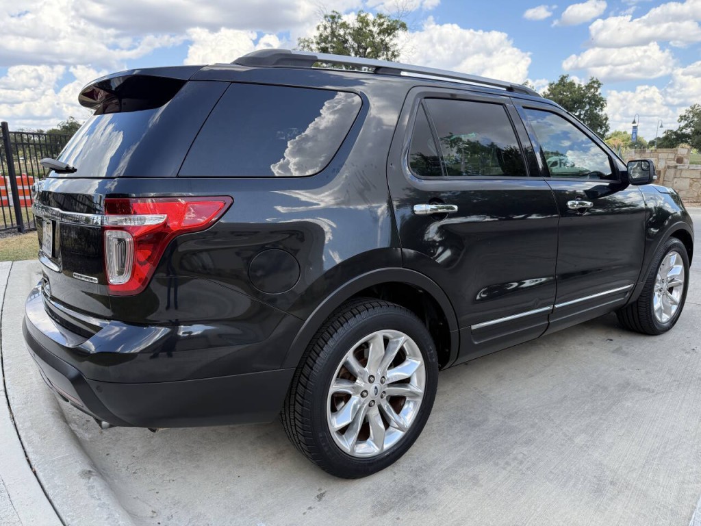2013 Ford Explorer Image 4