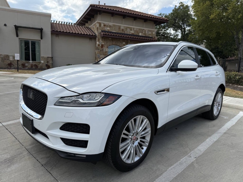 2019 Jaguar F-PACE Image 3