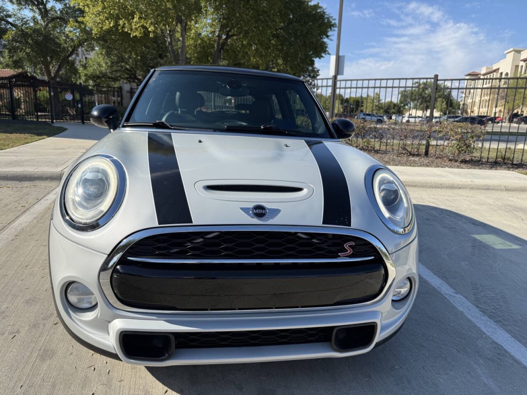 2015 MINI Cooper Image 2
