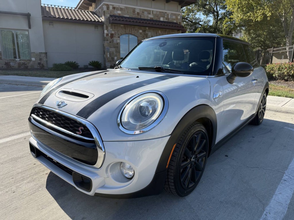 2015 MINI Cooper Image 3