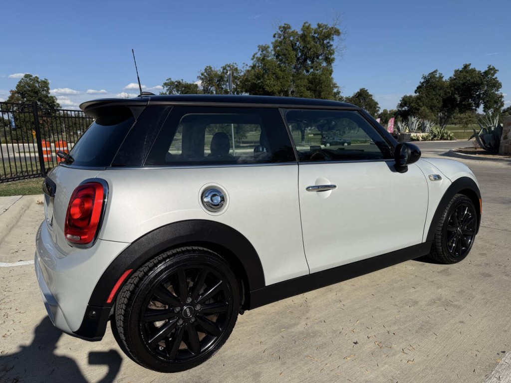 2015 MINI Cooper Image 5