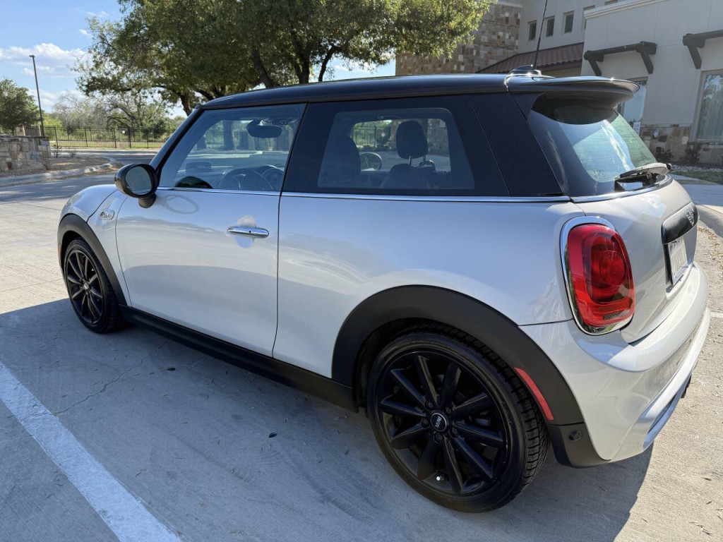 2015 MINI Cooper Image 6