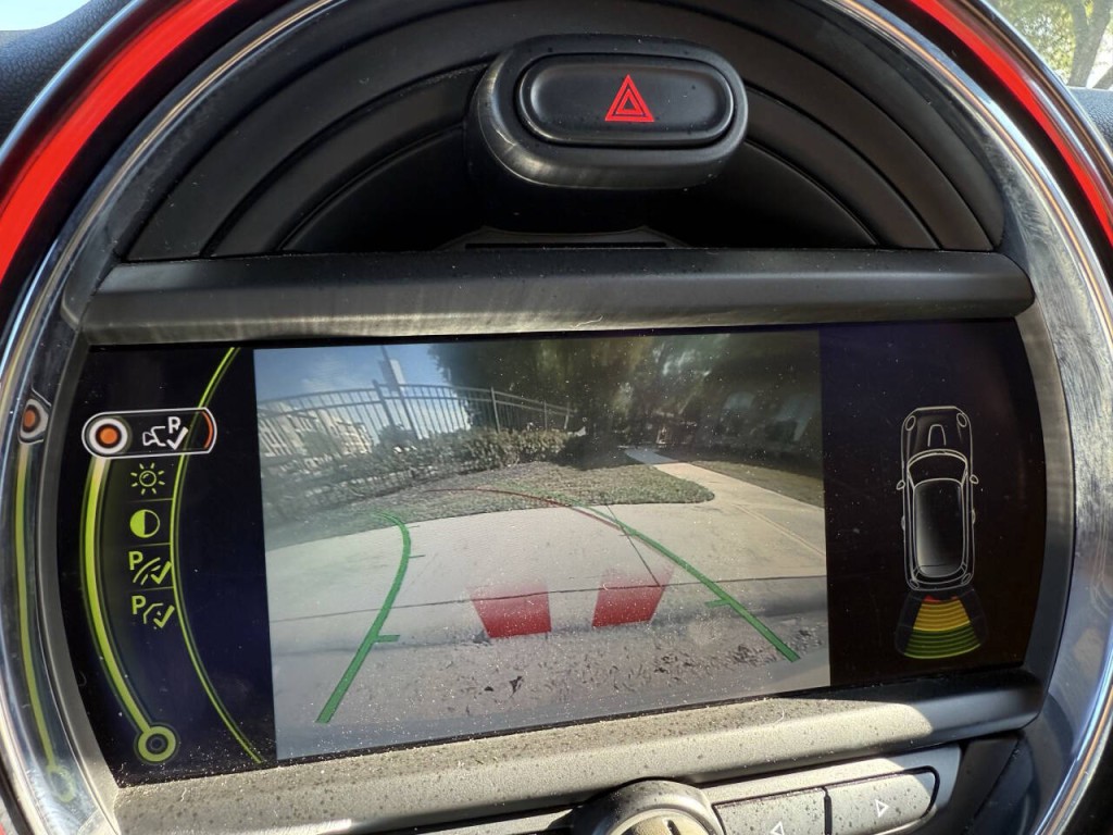2015 MINI Cooper Image 10