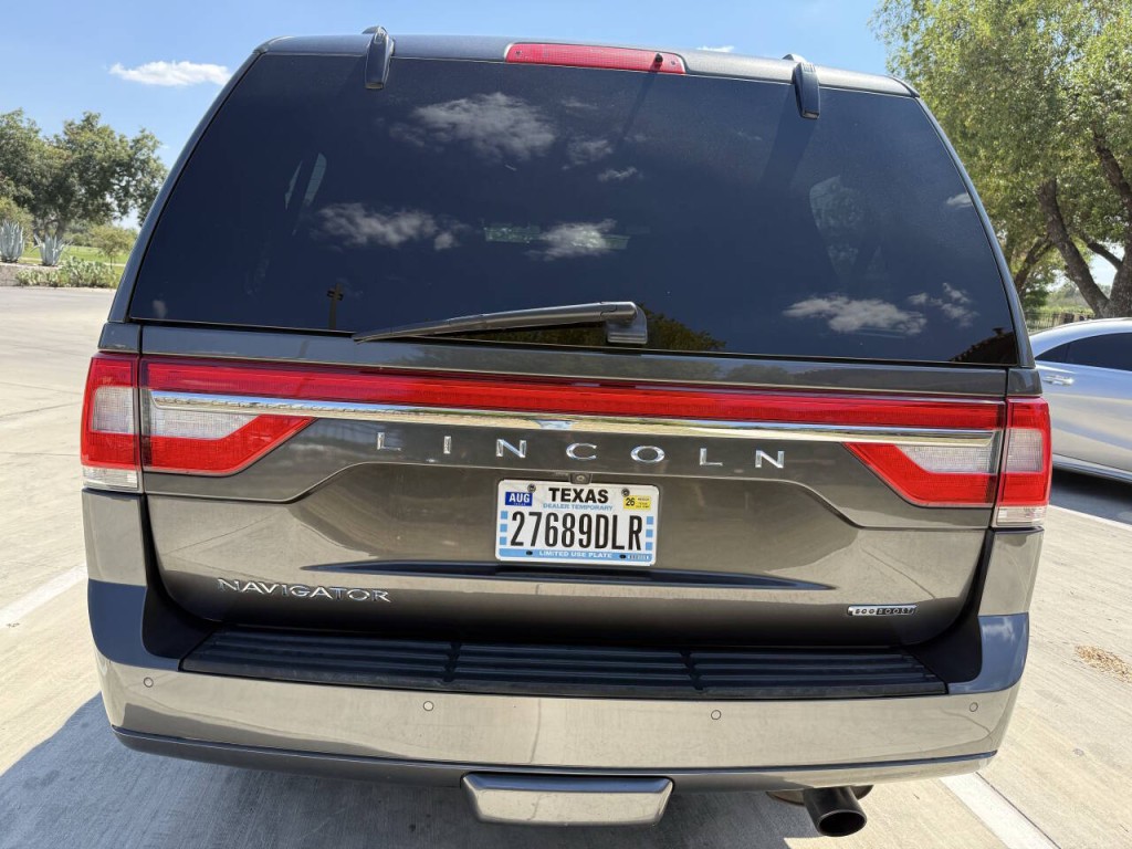 2016 Lincoln Navigator Image 6
