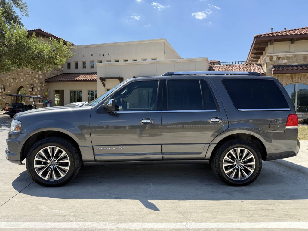 2016 Lincoln Navigator Image 7