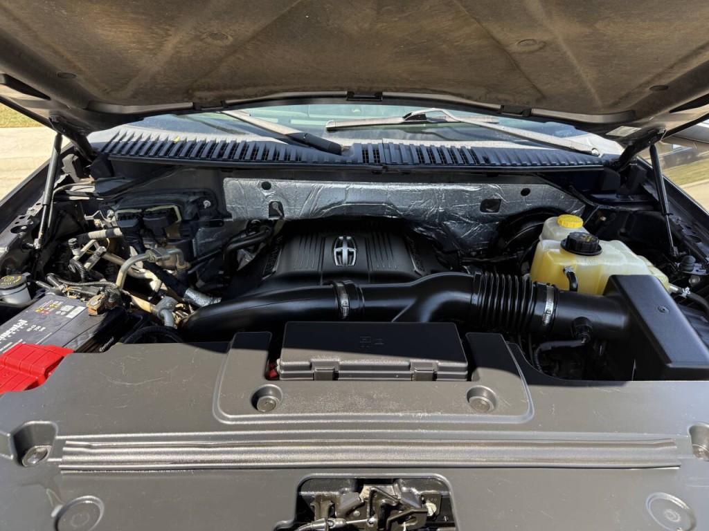 2016 Lincoln Navigator Image 18