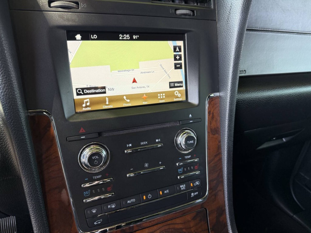 2016 Lincoln Navigator Image 25