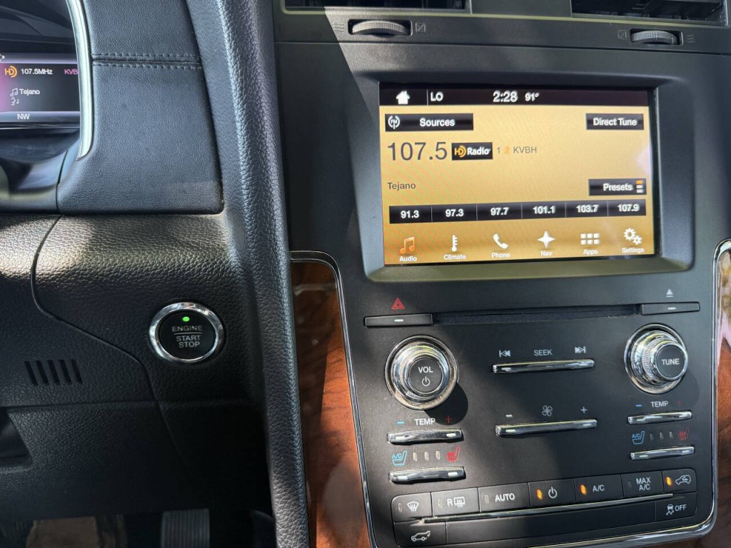 2016 Lincoln Navigator Image 28