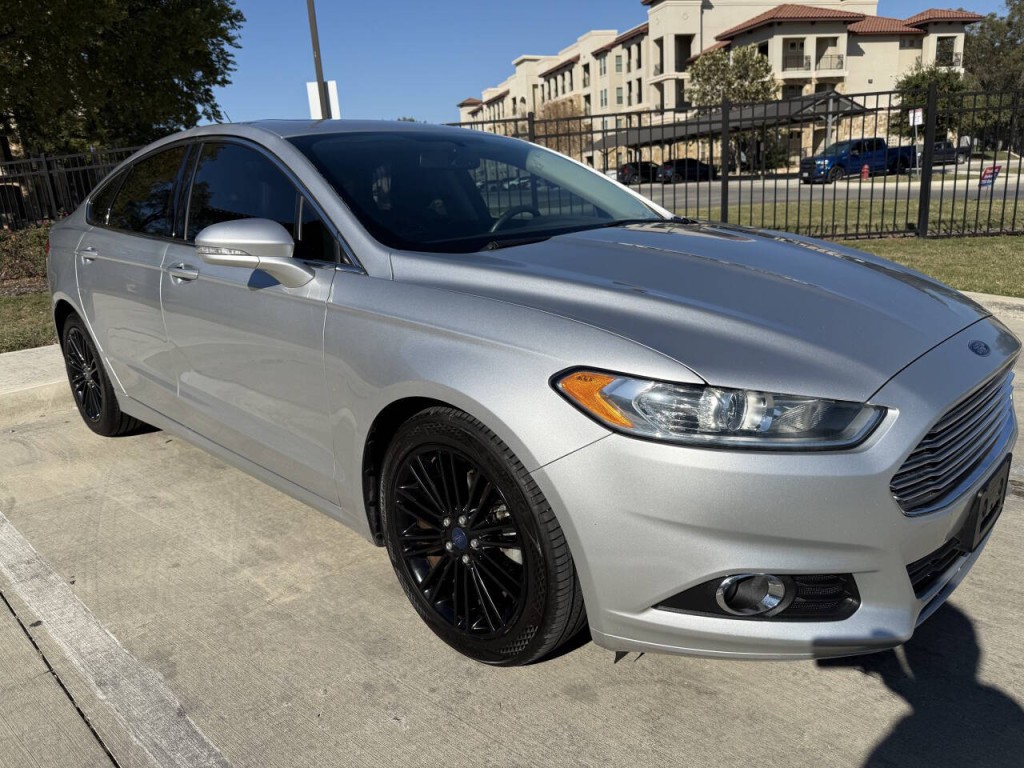 2014 Ford Fusion Image 2