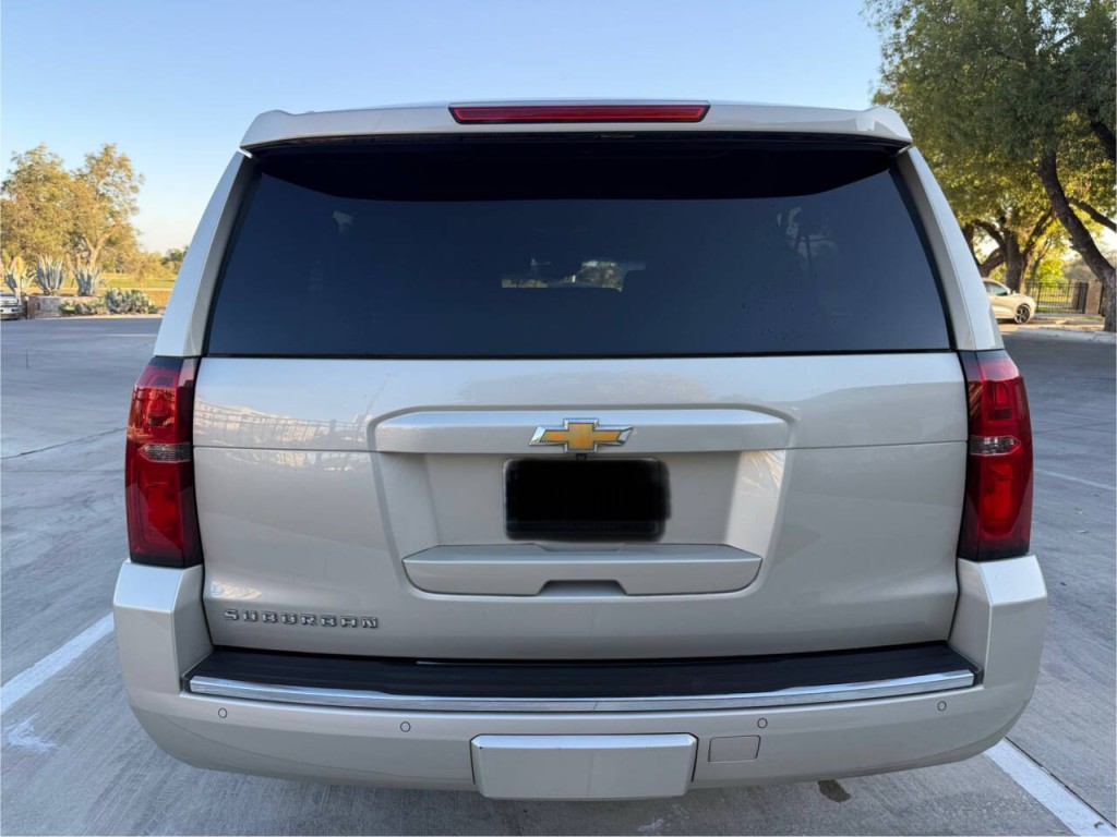 2015 Chevrolet Suburban Image 8