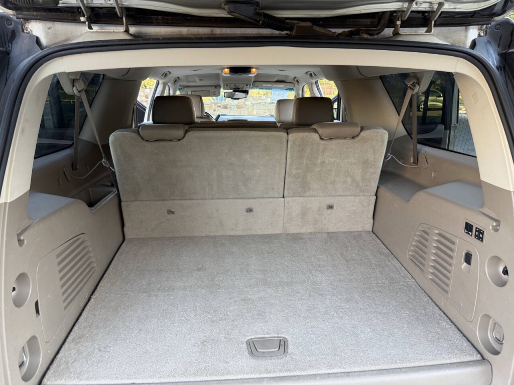 2015 Chevrolet Suburban Image 13