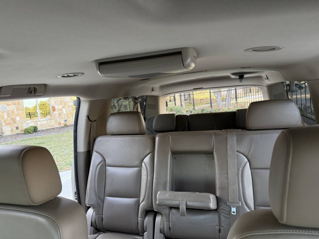2015 Chevrolet Suburban Image 18