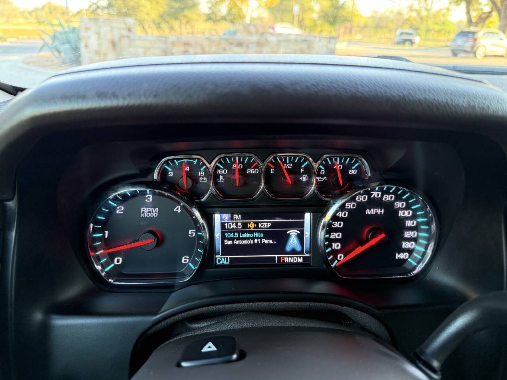 2015 Chevrolet Suburban Image 23