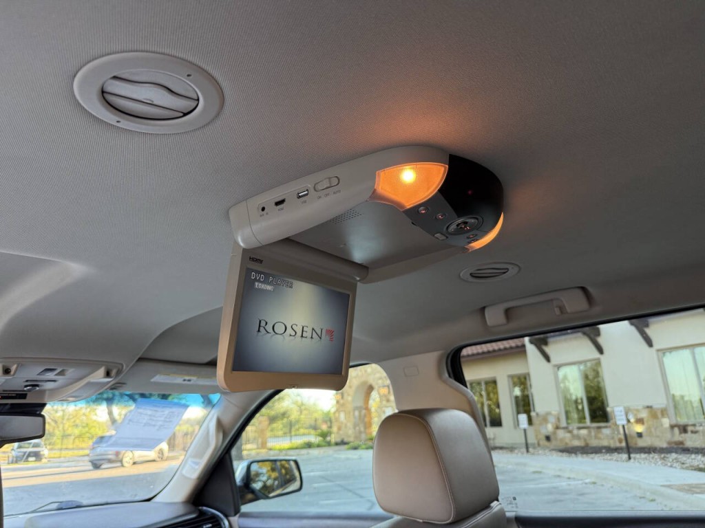 2015 Chevrolet Suburban Image 28