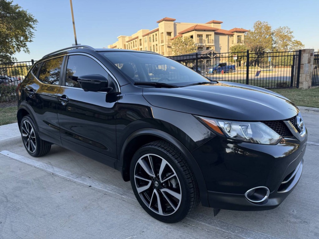 2017 Nissan Rogue Image 3