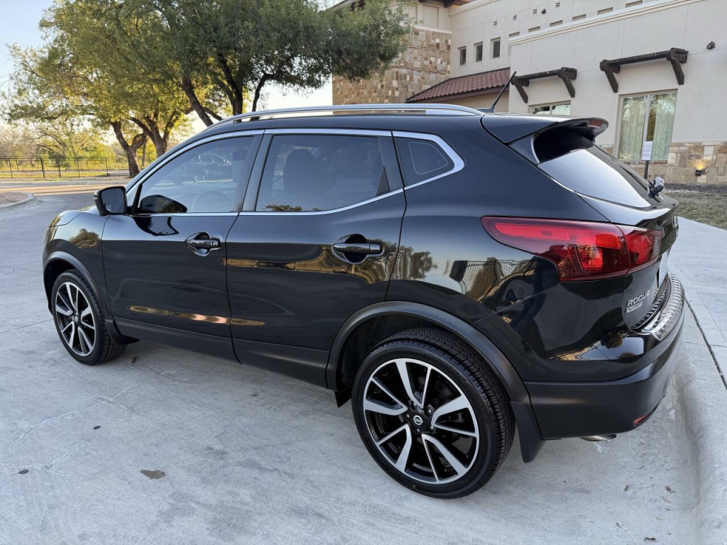 2017 Nissan Rogue Image 5