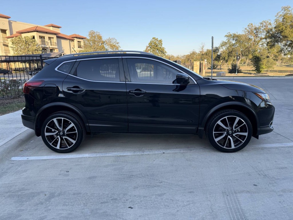 2017 Nissan Rogue Image 9