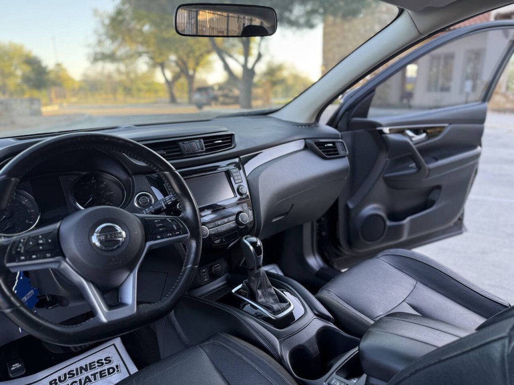 2017 Nissan Rogue Image 13