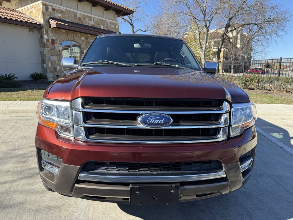 2017 Ford Expedition Image 2